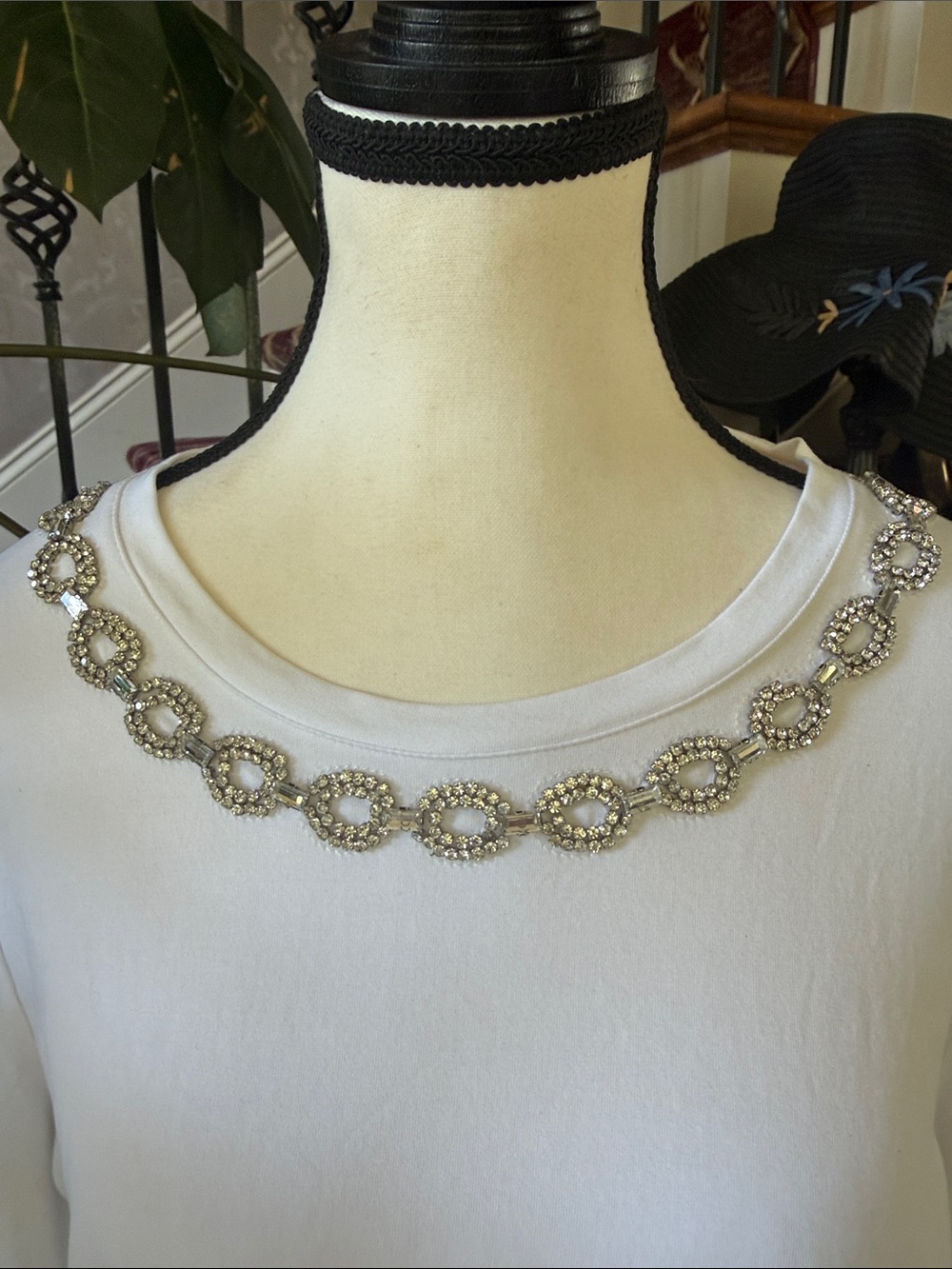 Chicos elegant white blouse women’s size 12. Excellent condition 95% cotton. - Picture 5 of 13